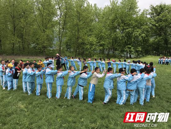 张家界崇实小学北校春季研学旅行活动让孩子们更快乐