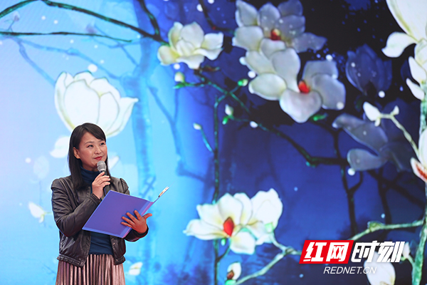 4月14日,2019长沙第六届凤凰海琼花艺术节庆祝新中国成立70周年