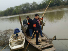 “明星村支书”自我膨胀以后 敲诈医院、学校