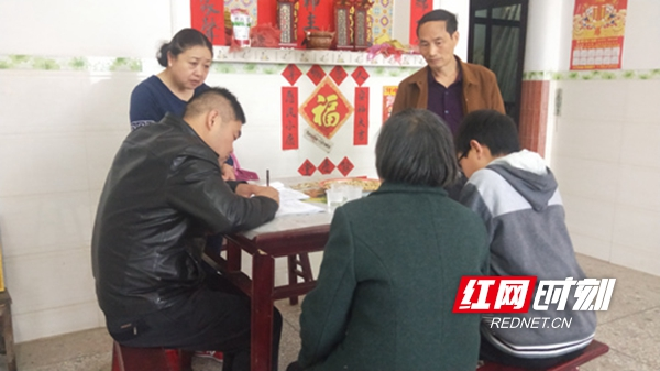 洞口一中:教育扶贫,走访暖人心