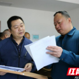 凤凰“一村一辅警”工作受到省检查组肯定