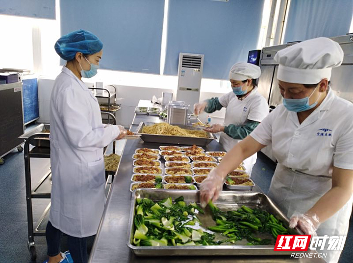 张家界：打造云端上的美食 用责任筑起食品安全防线