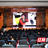 新时代文明实践所落户街道 “雷锋传人”播撒爱的种子