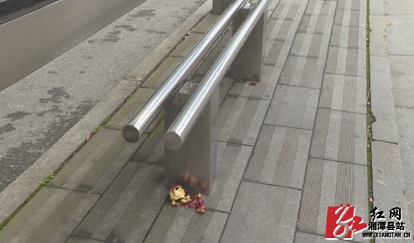 Still005.jpg Still005.jpg