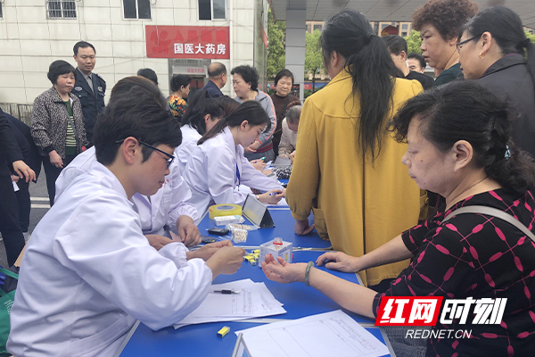 中南大学湘雅医院余国龙教授,中南大学湘雅附二医院刘启明教授,华中