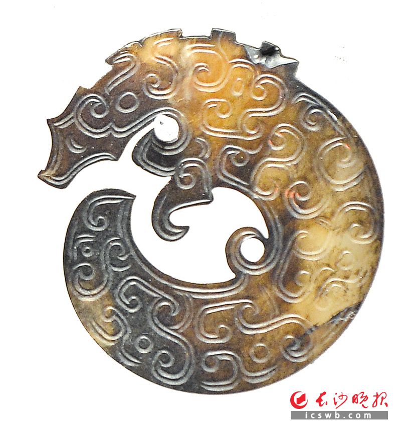 　　春秋时期的龙形玉玦