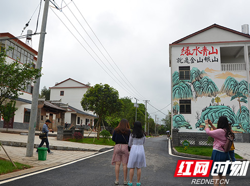 【融媒体看江西】东乡：美丽乡村新风润心田