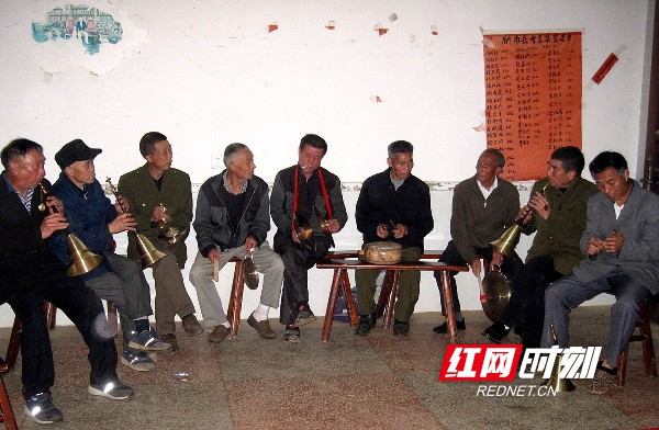 新邵陈家坊镇江村农民“自乐班”活跃乡村