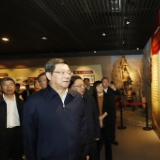 “半条被子”指引“心中有民”
