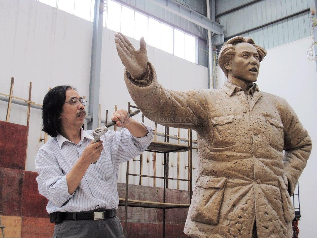 艺术大师雷宜锌与他的雕塑