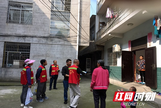 武陵源区:以服务促管理 关爱流动人口