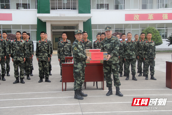 武警湖南总队医疗专家组深入各支队为基层官兵服务