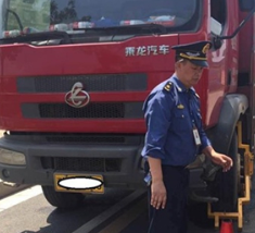 冷水滩区公路局全面开展高速公路入口治超专项行动