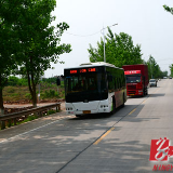 宁远：城乡公交开进村 村民齐赞笑开怀