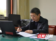 组工干部的坚持与坚守