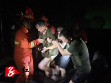 冷水滩：深夜紧急救援被困群众