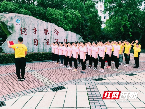 湖南科技学院：重温入团誓词 坚定理想信念