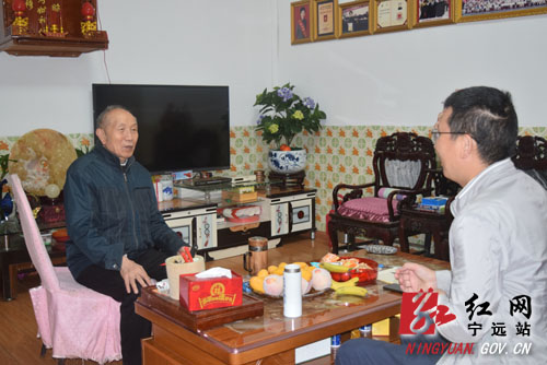 宁远县总工会走访慰问困难劳模1000 拷贝.jpg