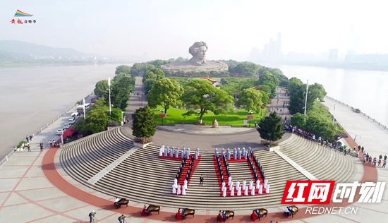 致敬祖国，黄龙音乐季在橘子洲头奏响《我爱你中国》