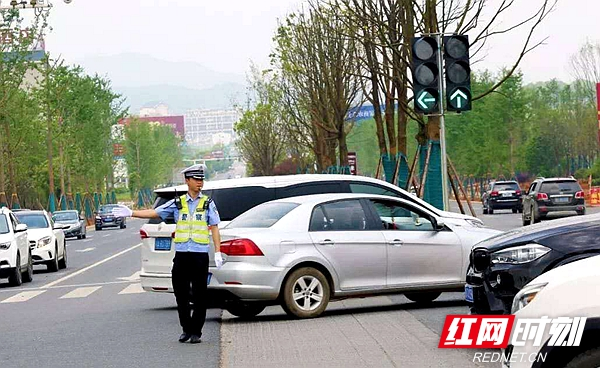 严查严管严治 “五一”假期湘潭市道路交通畅通有序