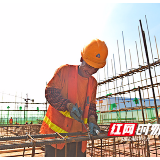 抢抓五一好天气 长沙高新区建设工地热火朝天