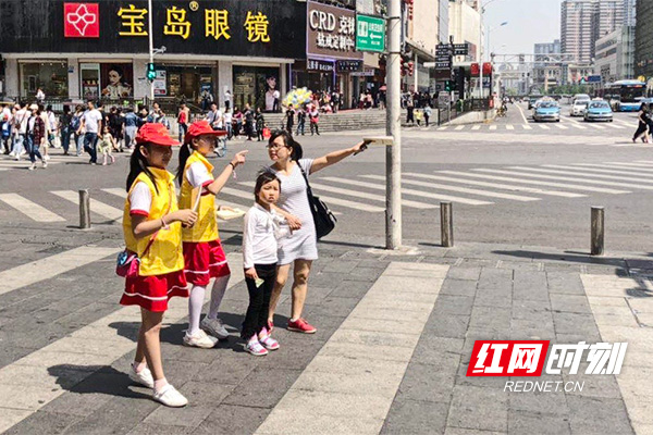 0F919783-9568-4C09-B3B7-2D4DEBC097A5副本.jpg