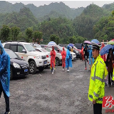 “五一”双牌交警坚守景区保畅通