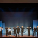 清华大学原创话剧《马兰花开》在湖南长沙演出
