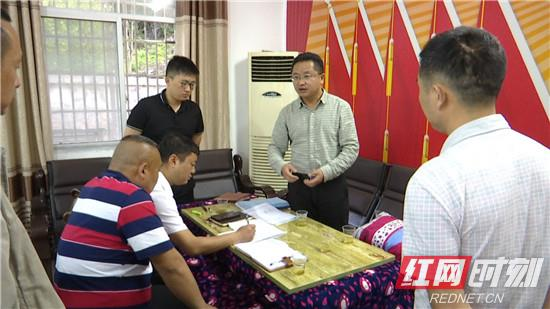 赵云海到桑植县走马坪白族乡调研指导脱贫攻坚工作