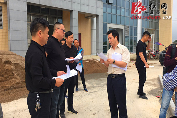 道县：李林到新政务中心督导工作