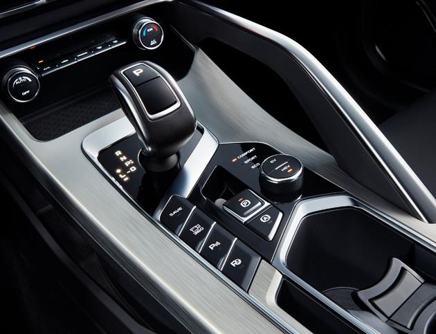 纯电续航超60km/油耗1.4L 吉利缤越PHEV官图