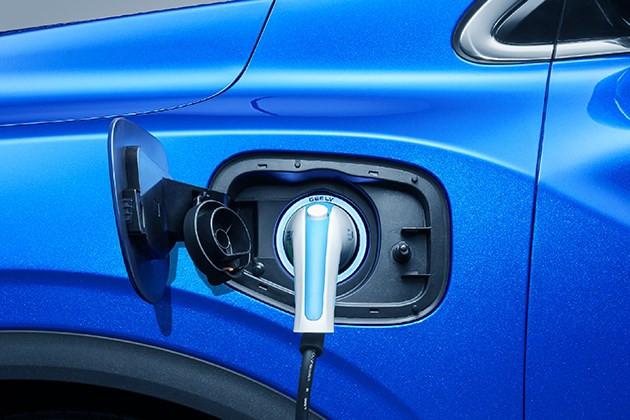 纯电续航超60km/油耗1.4L 吉利缤越PHEV官图