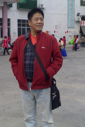 诗歌丨赵超群被乌云遮住光茫的太阳在悲壮地闪烁