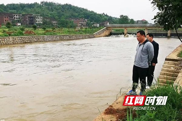 邵东：共同做好河流的环境保护工作