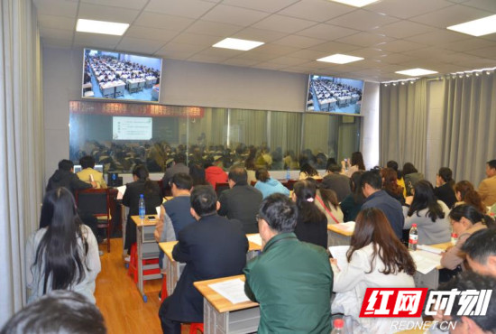 永定区教育局顺利举办首届“初中《道德与法治》教师教学研讨活动”