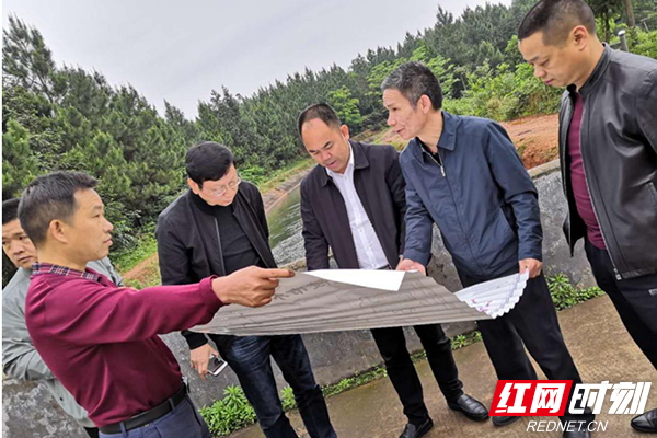 酒埠江灌区第一河长带队开展巡河工作