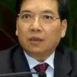 秦光荣“主动投案”，就等于“自首”吗？