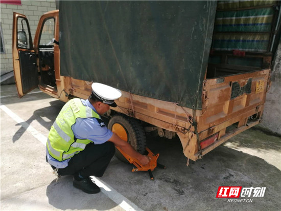 永定区三家馆乡吹响“道路交通安全专项整治”号角