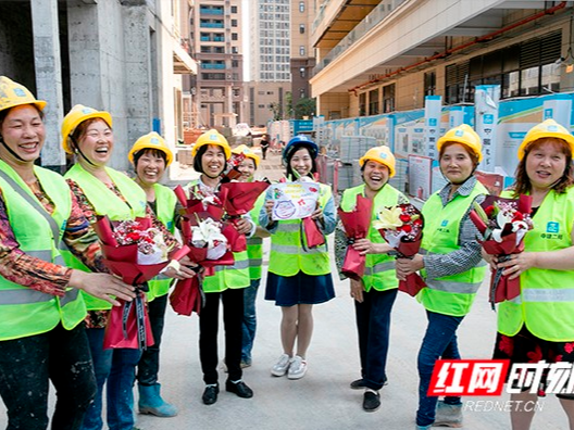 母亲节特写：长沙某建筑工地上的“女汉子”