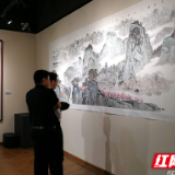 湖南“80后”小伙卖画救父 萧立国画义卖展今日开展