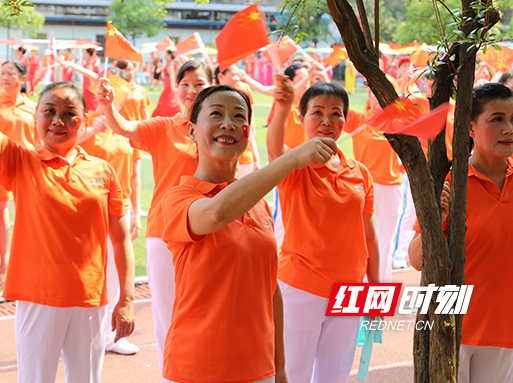石鼓区：全民健身动起来 千人同跳一支舞