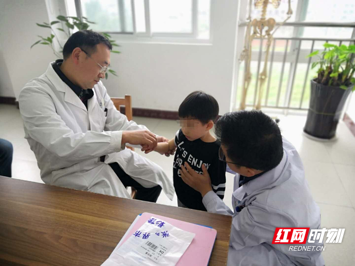 张家界：“医校体”绿色就医平台 30分钟成功救治患病儿童