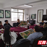 多方围坐“议事堂” 小区事务齐商量