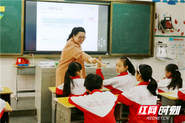 桂阳县教育基金会助力青年教师成长