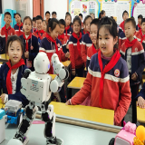 机器人创客走进赫山校园