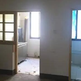 建好公租房有助坚持“房住不炒”