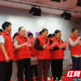 暖心surprise “承包”残疾寿星的生日