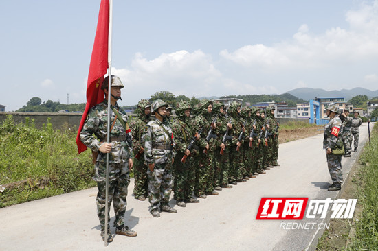 省军区对永定区基干民兵应急连进行战备拉动点验