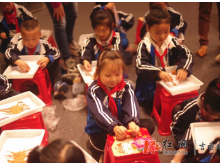 博物馆日：吉首小学生走进州博物馆感知自然