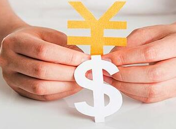 人民币对美元中间价逼近6.9 专家称下跌只是短期现象